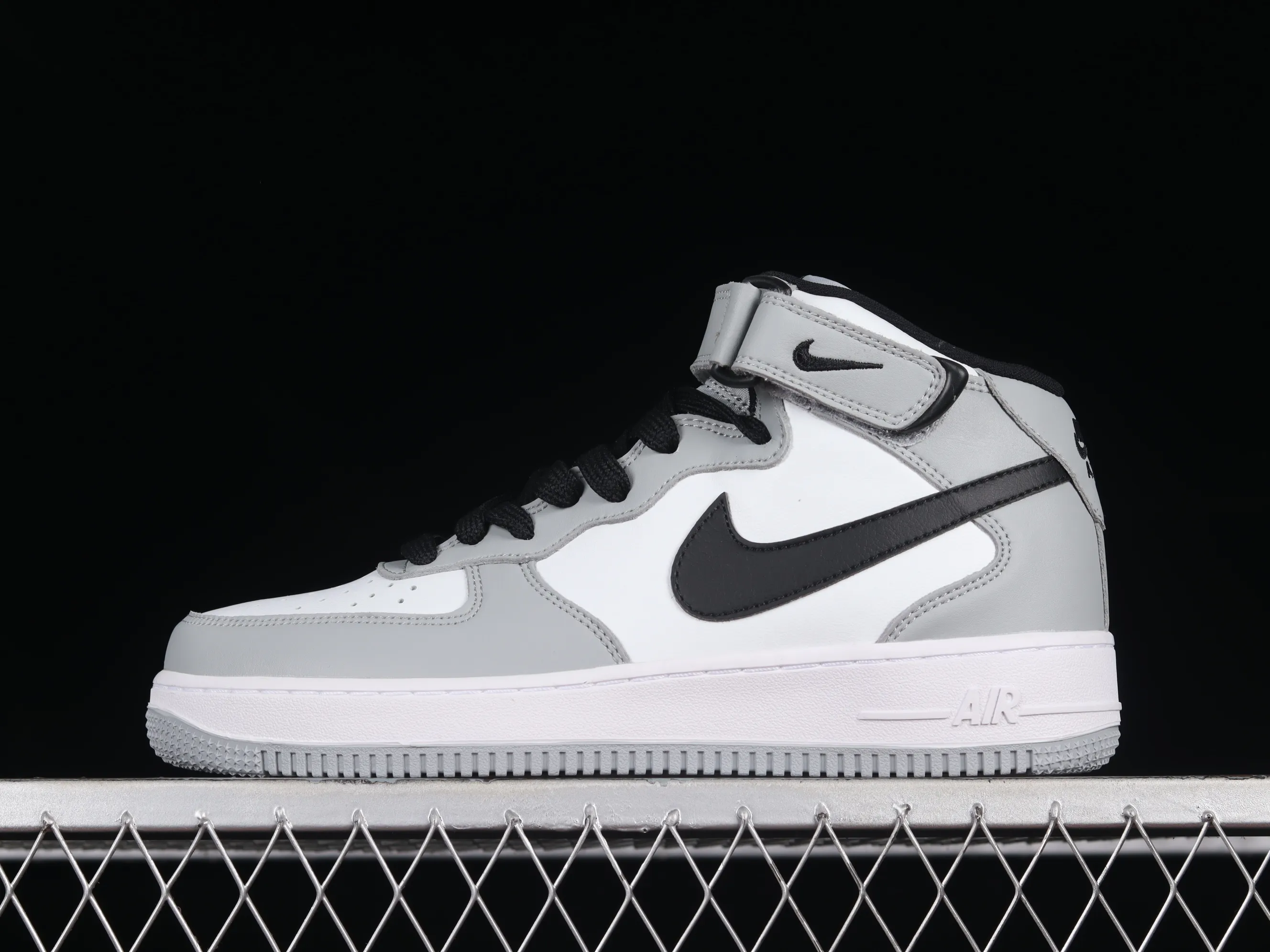 All categories Nk Air Force 1 Air Force series Nk Air Force 1 Mid Air Force mid-top Nk Air Force 1'07 Mid beige black gray Air Force 1 mid-top classic casual sneakers HG1522-016